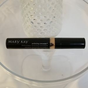 Mary Kay Perfecting Concealer